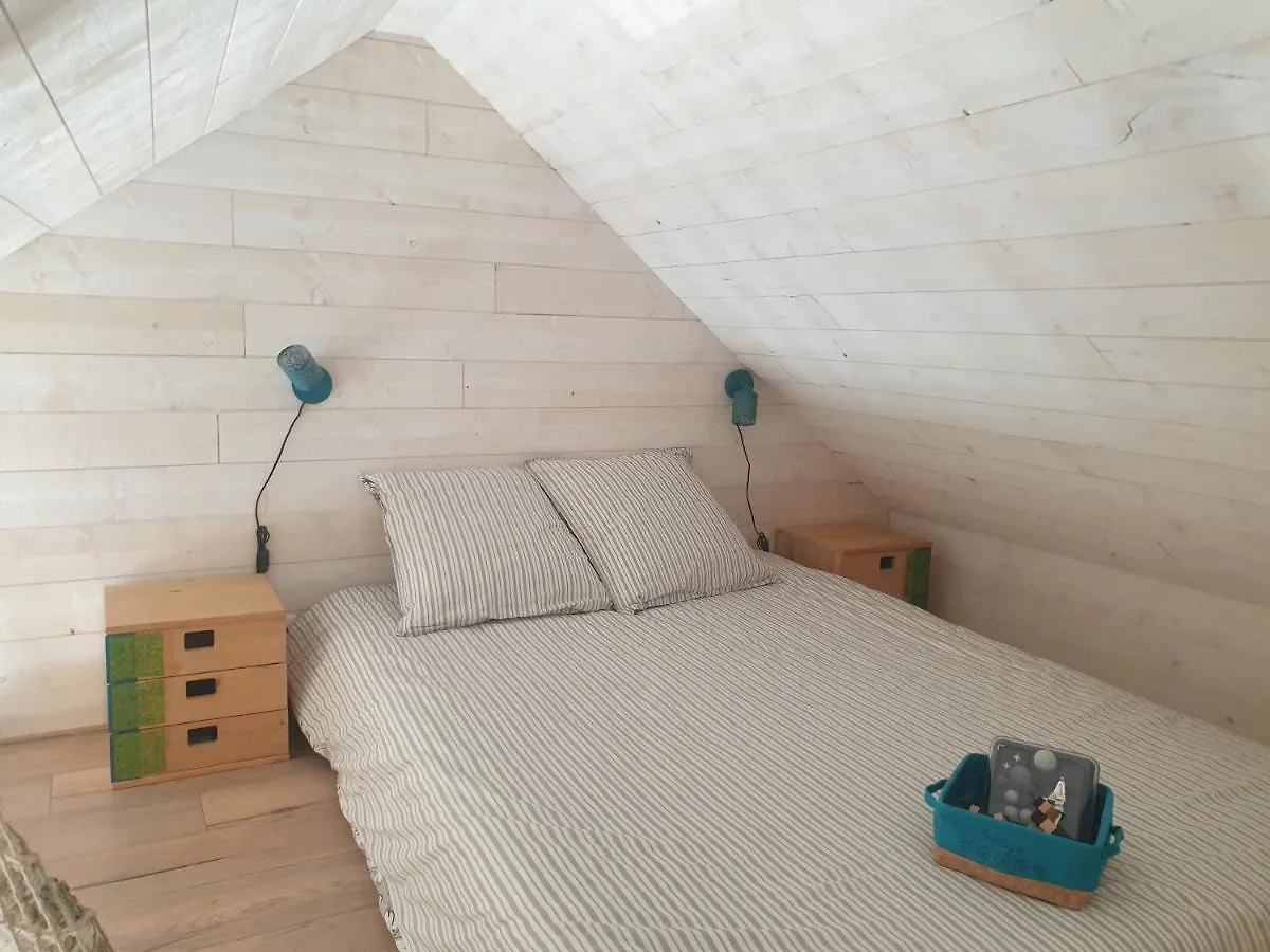 Holiday home Gite Atypique Avec Jacuzzi Hillion